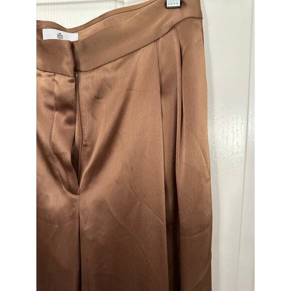 ARITZIA Babaton Women's Tan Pleated Front Satin Pants Size 6 - Picture 5 of 8